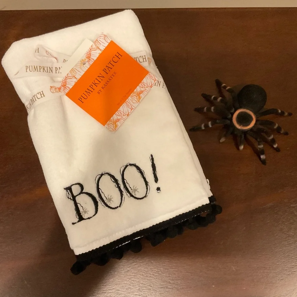 Set of 2 Embroidered Halloween Hand Towels - BOO!